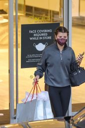 Sofia Richie - Shopping at Neiman Marcus in Beverly Hills 01/20/2022
