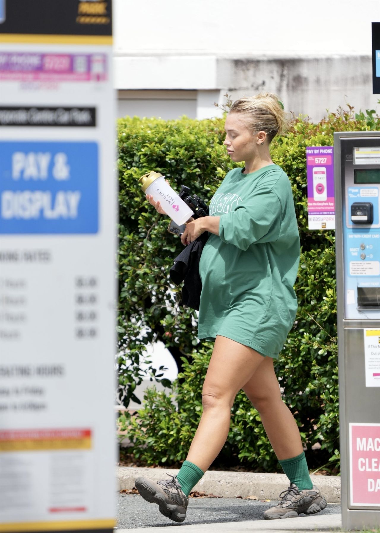 Tammy Hembrow - Leaving the Gym on the Gold Coast in Australia 01/24