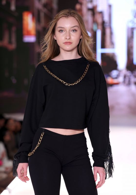 Alexandra Lenarchyk - Runway 7 Show at New York Fashion Week 02/11/2022