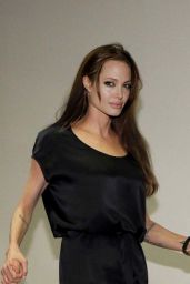 Angelina Jolie 02/02/2022