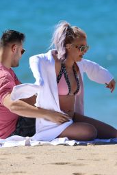 Britney Spears in a Pink and Black Bikini - Hawaii 02/03/2022