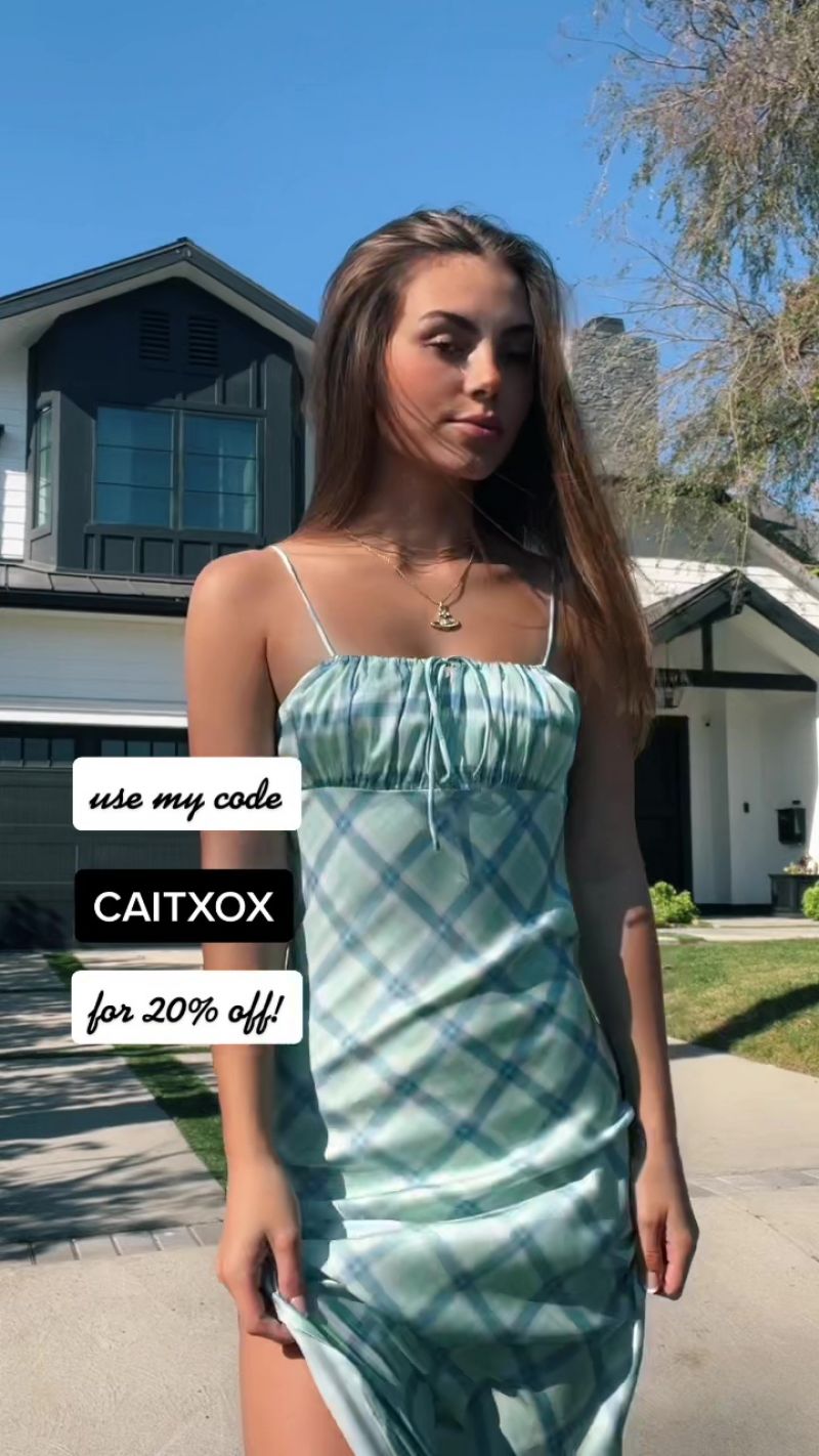 Caitlin Carmichael 02/01/2022 • CelebMafia