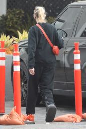 Cameron Diaz - Wear a Walking Boot in Beverly Hills 02/21/2022