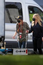 Christina Applegate and Linda Cardellini - "Dead to Me" Set in Los Angeles 02/03/2022