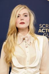 Elle Fanning – Screen Actors Guild Awards 2022