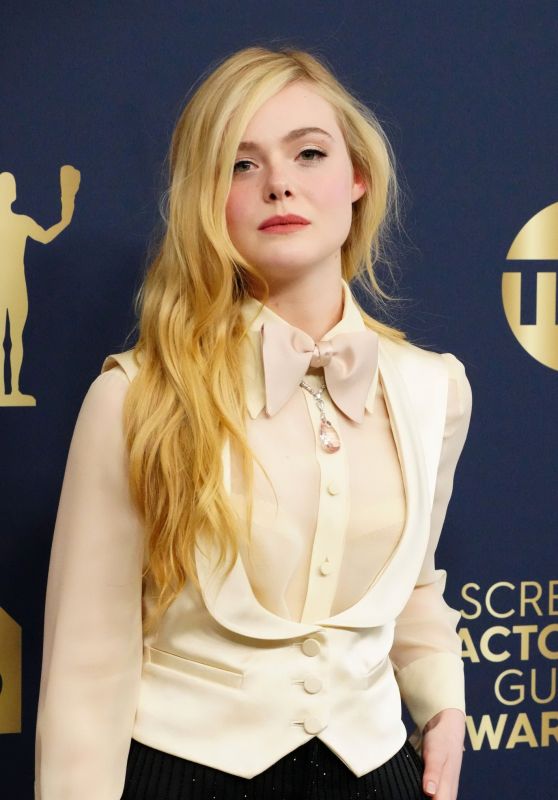 Elle Fanning – Screen Actors Guild Awards 2022