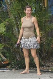 Elsa Pataky - Out in Byron Bay 02/0.3/2022