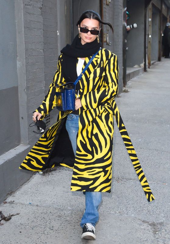 Emily Ratajkowski - Arriving at Michael Kors Fashion Show in NY 02/15/2022