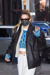 Gigi Hadid - Arriving at the Michael Kors Fashion Show in NYC 02/15/2022
