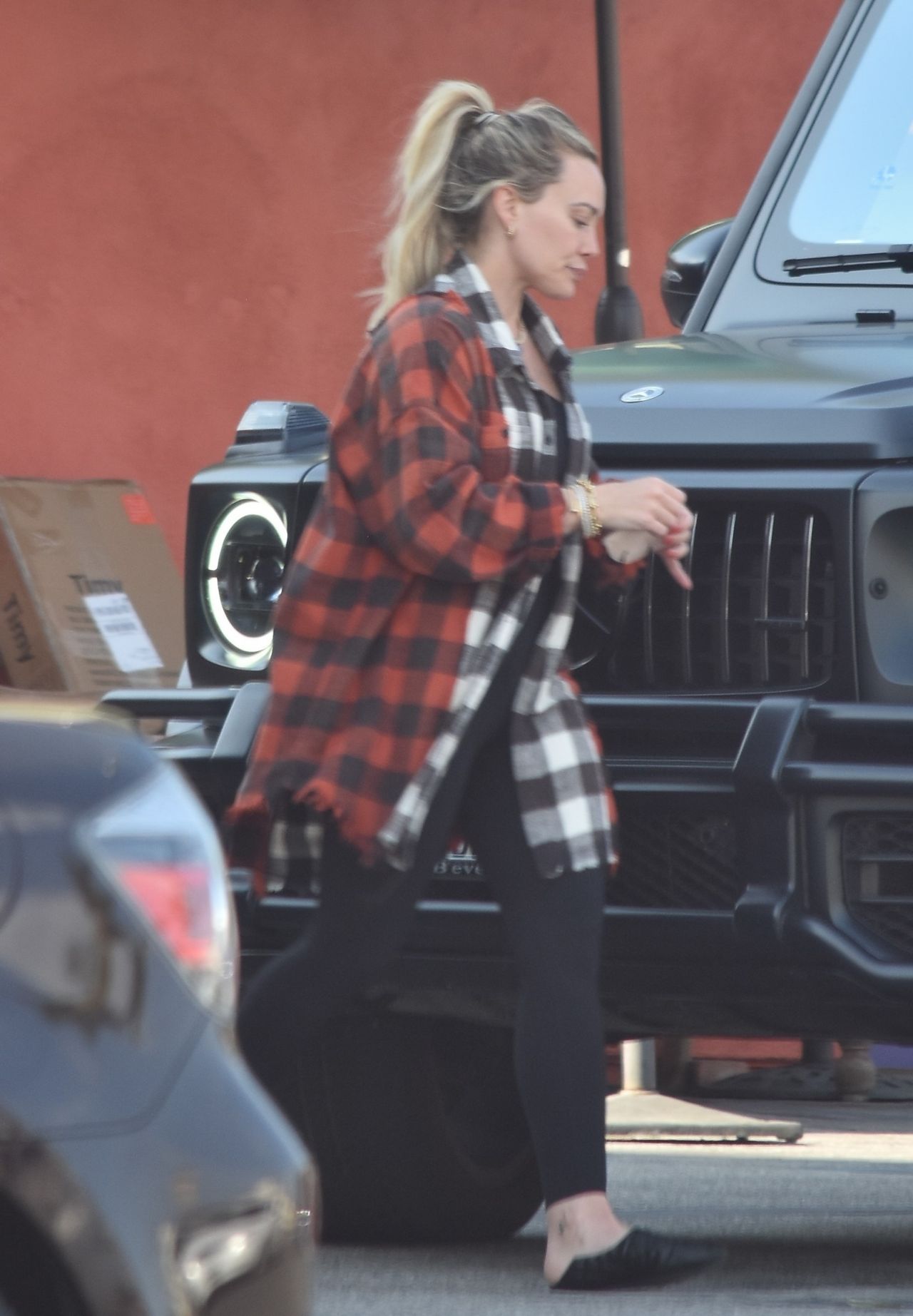 Hilary Duff - Out in Los Angeles 02/01/2022 • CelebMafia