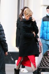 Jennifer Aniston - Filming "Murder Mystery 2" in Paris 02/25/2022