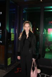 Juno Temple - Leaving Concert at the Troubadour in West Hollywood 02/03/2022