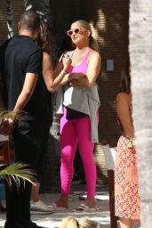 Kate Hudson at Nikki Beach in Miami 02/27/2022