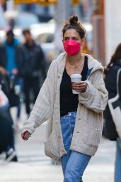 Katie Holmes - Out in New York 02/09/2022