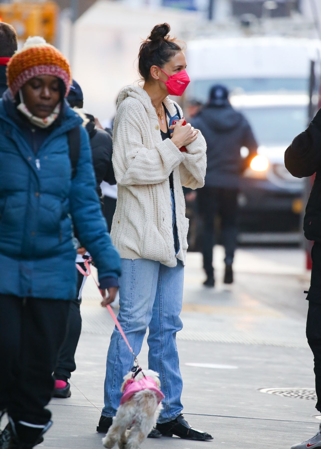 Katie Holmes - Out in New York 02/09/2022 • CelebMafia