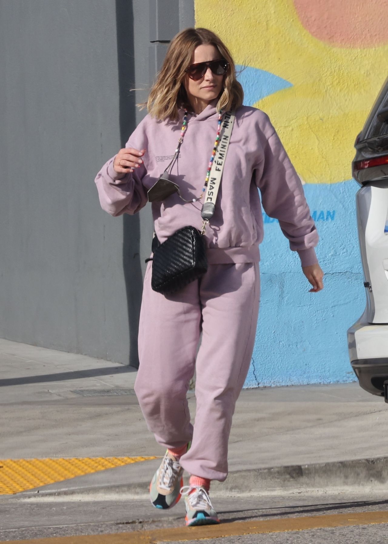 Kristen Bell in Jeans - Out in Los Angeles - November 2013 • CelebMafia
