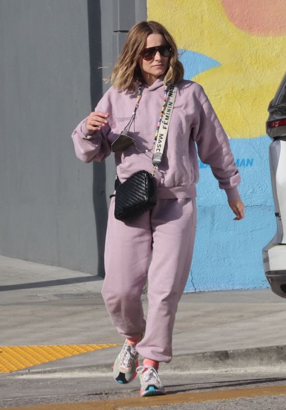 Kristen Bell - Out in Los Angeles 02/22/2022 • CelebMafia
