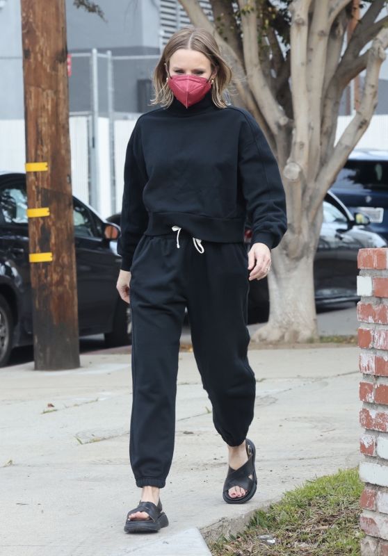 Kristen Bell Wears Comfy Black Sweatpants and a Matching Sweatshirt - Los Angeles 01/31/2022