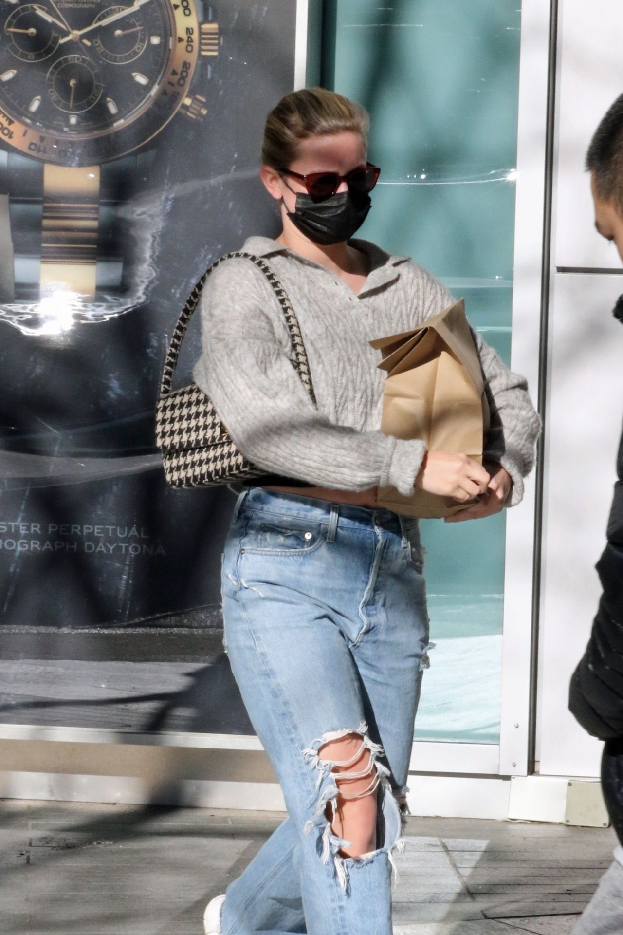 Lili Reinhart in Ripped Jeans - Vancouver 02/15/2022 • CelebMafia