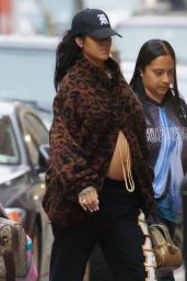 Rihanna - Out in New York 02/17/2022