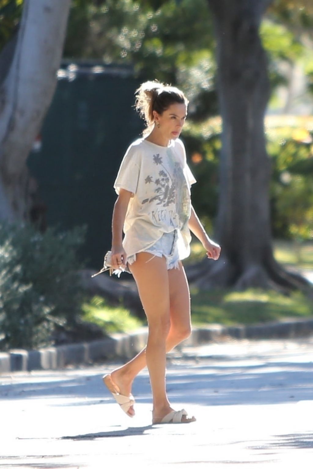 Alessandra Ambrosio wears a WILDFOX sweater & Saint Laurent espadrilles  while out in Malibu w/ her family. #supermod…