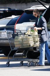 Ashlee Simpson - Shopping for Groceries in Los Angeles 03/01/2022