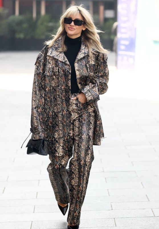 Ashley Roberts - Out in London 03/21/2022