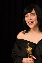 Billie Eilish – Oscars 2022 Red Carpet