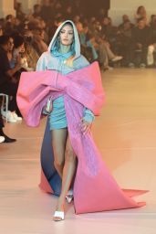 Candice Swanepoel – Walks Off-White Haute Couture Spring/Summer 2022 Show in Paris 02/28/2022