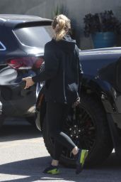 Chloe Moretz in All-Black Athleisure Attire - Hollywood 03/14/2022