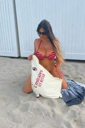 Claudia Romani - Beach in Miami 03/11/2022