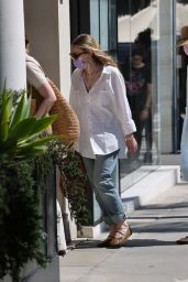Elle Fanning and Dakota Fanning - Rodeo Dr. in Beverly Hills 03/17/2022