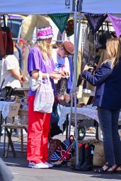 Elsa Hosk - Shopping at the Rose Bowl Flea Market in Pasadena 03/13/2022
