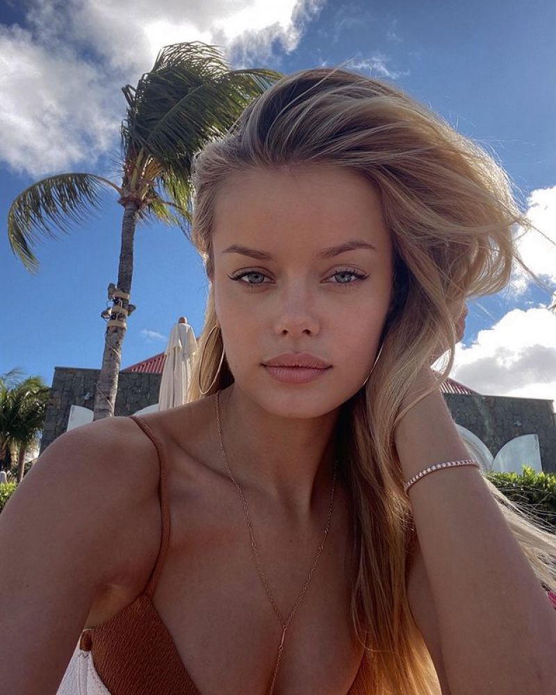 Frida Aasen 03/14/2022 • CelebMafia