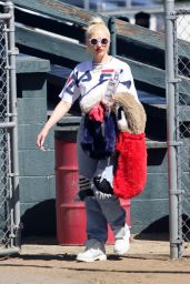 Gwen Stefani at a Baseball Game in LA 03/12/2022