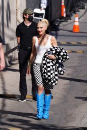 Gwen Stefani - Outside Jimmy Kimmel Live in Los Angeles 03/24/2022