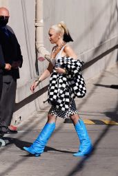 Gwen Stefani - Outside Jimmy Kimmel Live in Los Angeles 03/24/2022
