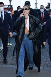 Hailey Rhode Bieber - Out in Paris 03/05/2022