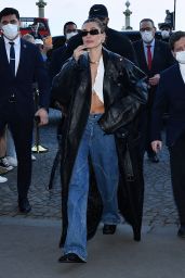 Hailey Rhode Bieber - Out in Paris 03/05/2022