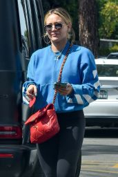 Hilary Duff Booty in Tights - Ralphs Market in Studio City 03/21/2022