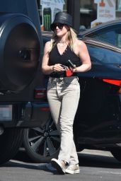 Hilary Duff - Out in Los Angeles 03/09/2022