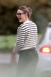 Jennifer Garner in a Striped Cardigan - Brentwood 03/15/2022