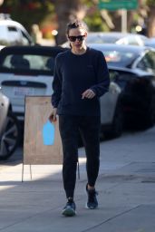 Jennifer Garner - Out in Brentwood 03/16/2022