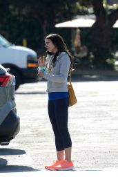 Jordana Brewster in Gym Ready Outfit in Los Angeles 03/09/2022