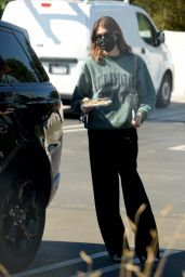 Kaia Gerber at Erewhon Market in Los Angeles 03 29 2022   - 45