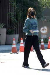 Kaia Gerber at Erewhon Market in Los Angeles 03 29 2022   - 43