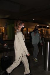 Kate Beckinsale - Arrives at LAX Airport in LA 03/13/2022
