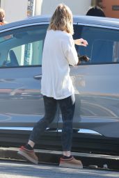 Kristen Bell - Out in Los Feliz 03/08/2022