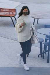Kylie Jenner - Out in Los Angeles 03/08/2022
