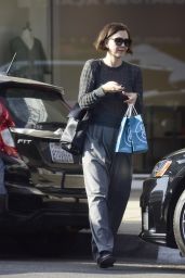 Maggie Gyllenhaal - Shopping at a Beauty Store in LA 03/10/2022